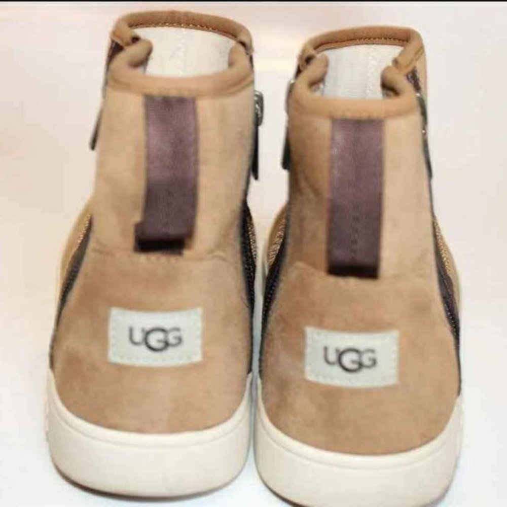 Like NEW UGG Australia Adler Sneaker Booties Boots 1103641K Size 6